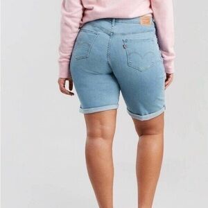 Levi’s Light Wash Denim Bermuda Shorts 33